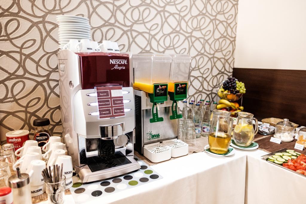 Hotel Deluxe With Free Wellness And Fitness Centrum نيترا المظهر الخارجي الصورة