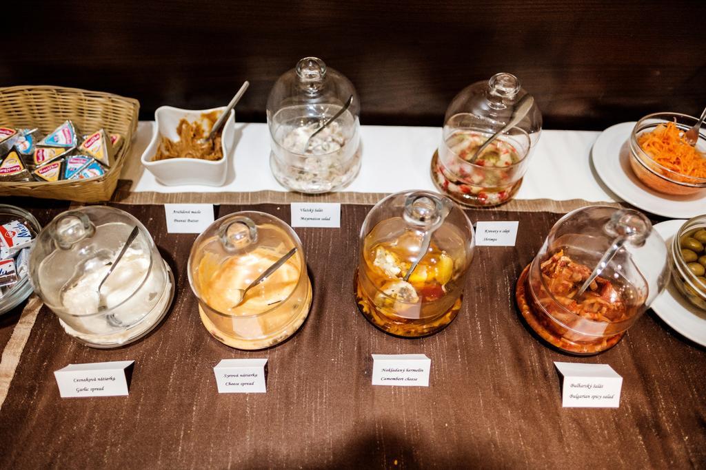 Hotel Deluxe With Free Wellness And Fitness Centrum نيترا المظهر الخارجي الصورة