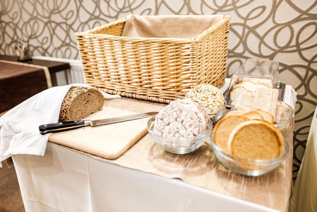 Hotel Deluxe With Free Wellness And Fitness Centrum نيترا المظهر الخارجي الصورة