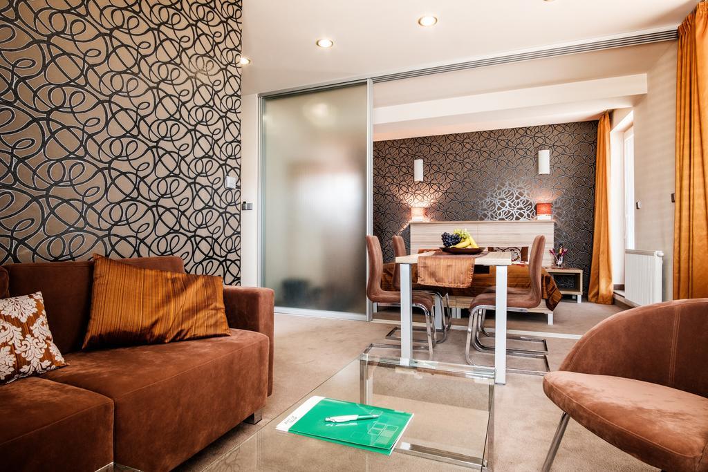 Hotel Deluxe With Free Wellness And Fitness Centrum نيترا المظهر الخارجي الصورة