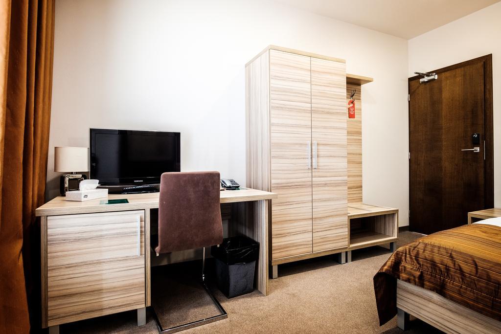 Hotel Deluxe With Free Wellness And Fitness Centrum نيترا المظهر الخارجي الصورة